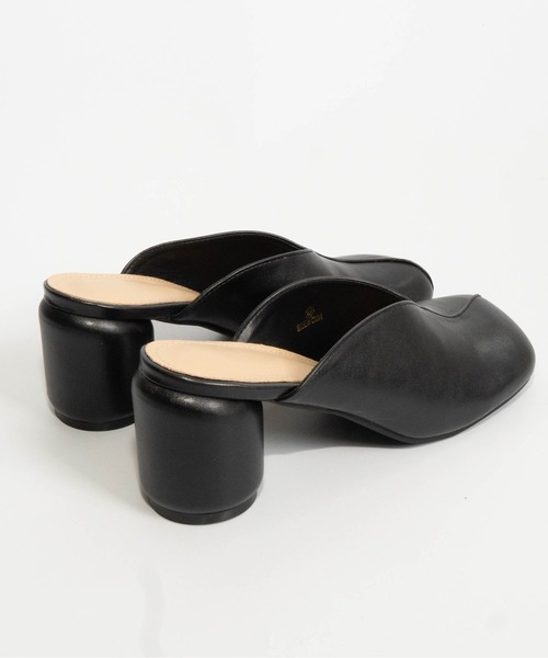 Fabby fabby(ファビィーファビィー)の「ラウンドスクエアサボミュール(サンダル・レディース・シルバー/ブラック・LARGE/MEDIUM)」の4枚目の写真