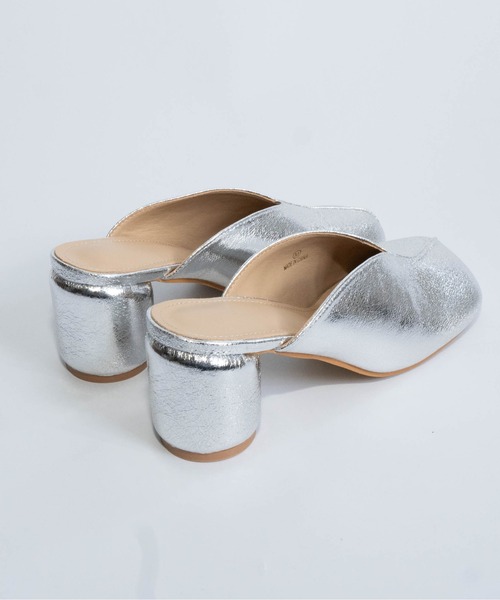 Fabby fabby(ファビィーファビィー)の「ラウンドスクエアサボミュール(サンダル・レディース・シルバー/ブラック・LARGE/MEDIUM)」の18枚目の写真