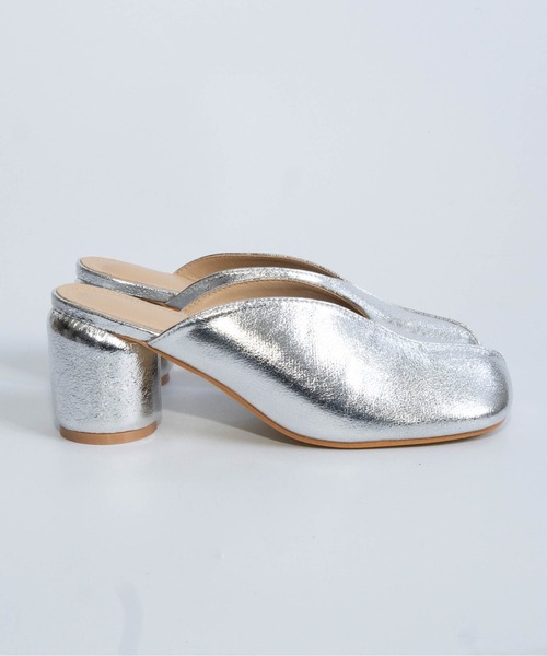 Fabby fabby(ファビィーファビィー)の「ラウンドスクエアサボミュール(サンダル・レディース・シルバー/ブラック・LARGE/MEDIUM)」の17枚目の写真