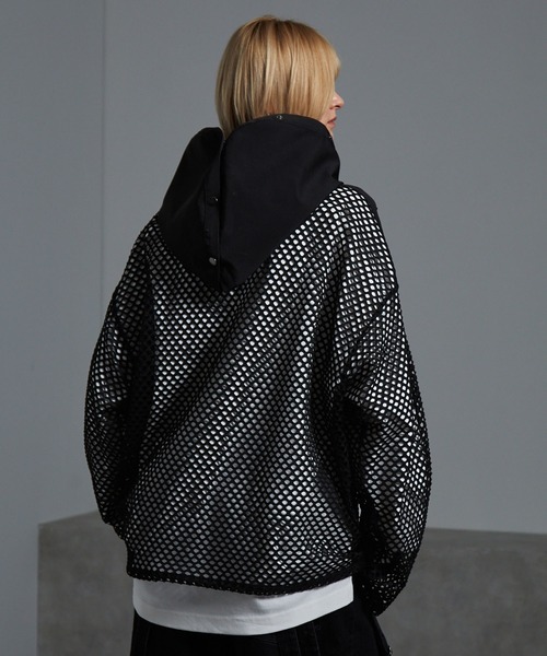 cussil（クシル）の「【cussil/クシル】ショルダーラインメッシュナイロンパーカー（パーカー・メンズ・ブラック・S/M/L）」の7枚目の写真