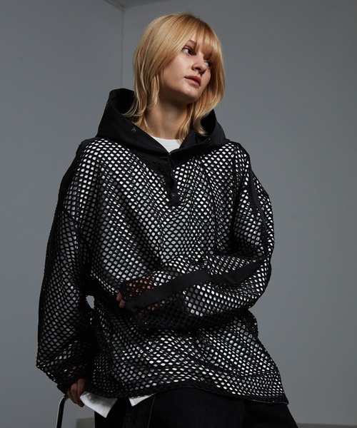 cussil（クシル）の「【cussil/クシル】ショルダーラインメッシュナイロンパーカー（パーカー・メンズ・ブラック・S/M/L）」の10枚目の写真