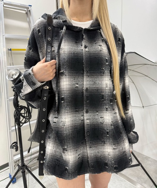 Figments（フィグメンツ）の「ダメージフードチェックシャツ（シャツ/ブラウス・レディース・ブラック/ブラウン・FREE）」の7枚目の写真