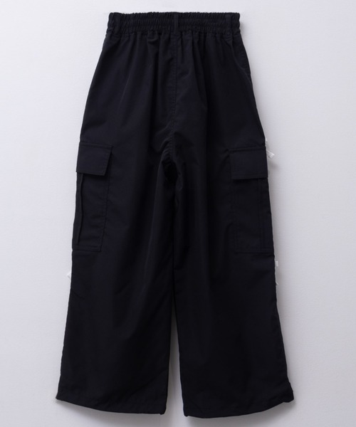 RICH MIX（リッチミックス）の「RICHMIX ラインカーゴパンツ（カーゴパンツ・キッズ・ブラック系・130/140/150/160）」の2枚目の写真