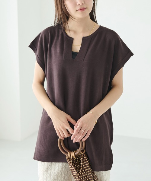 LAVEANGE（ラビアンジェ）の「【洗える】スキッパーポンチョプルオーバー（ニット/セーター・レディース・ブラウン/オフホワイト/ブラック・M/3L/4L）」の14枚目の写真