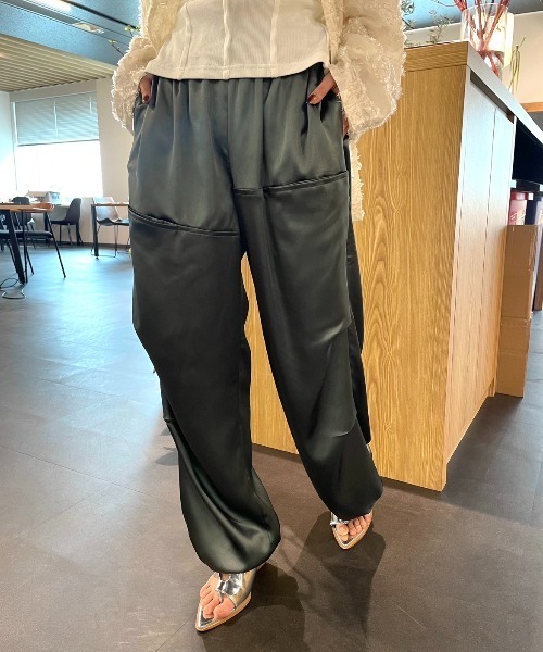 AIC.（エーアイシー）の「アシンメトリーポケットサテンパンツ（その他パンツ・レディース・イエロー/グリーン・FREE）」の21枚目の写真