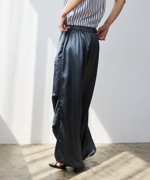 AIC.（エーアイシー）の「アシンメトリーポケットサテンパンツ（その他パンツ・レディース・イエロー/グリーン・FREE）」の8枚目の写真