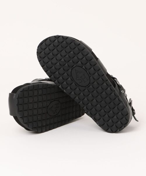 ASH(アッシュ)の「ASH/アッシュ【TRENDY】スタッズグルカサンダル フラット 3cmヒール(サンダル・レディース・ブラック/ブラウン・38/36/37/39/35)」の4枚目の写真