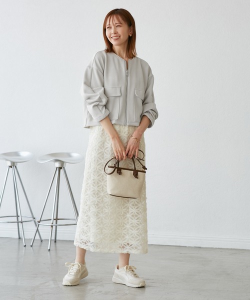 ROPE' PICNIC(ロペピクニック)の「幾何柄ジャガードショート丈ブルゾン(ブルゾン・レディース・オフホワイト/ブラック/ライトグレー・38)」の10枚目の写真