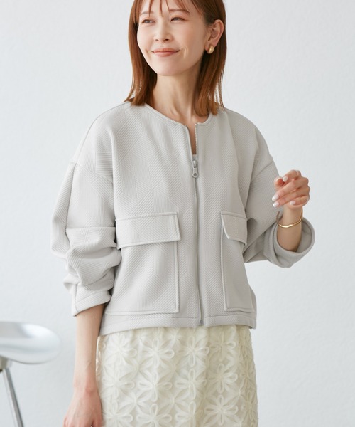 ROPE' PICNIC(ロペピクニック)の「幾何柄ジャガードショート丈ブルゾン(ブルゾン・レディース・オフホワイト/ブラック/ライトグレー・38)」の13枚目の写真