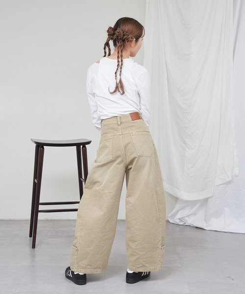 RAY CASSIN（レイカズン）の「バルーンルーズデニム（デニムパンツ・レディース・ブルー/スカイブルー/ベージュ・S/M）」の6枚目の写真