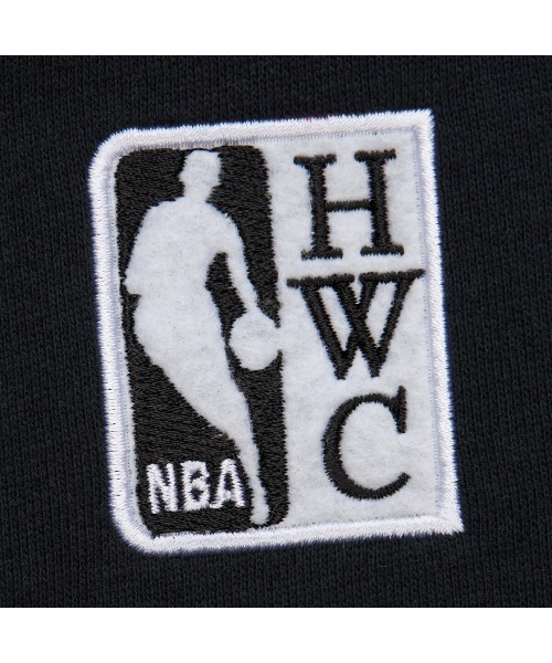 Mitchell&Ness(ミッチェル&ネス)の「Mitchell & Ness NBA THERE AND BACK 2.0 CREW FLEECE VINTAGE LOGO(ミッチェル&ネス NBA THERE AND BACK 2.0 クルー フリース ヴィンテージロゴ)(スウェット・メンズ・ブラック系/ブルー系1/ブルー系2/パープル系/レッド系・LARGE/MEDIUM/X-LARGE)」の9枚目の写真