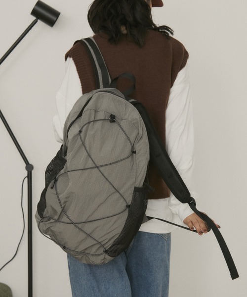 MERLOT（メルロー）の「【A4サイズ収納可能】ドローストリングナイロンバックパック（バックパック/リュック・レディース・ブルー/グレー/ブラック・FREE）」の2枚目の写真