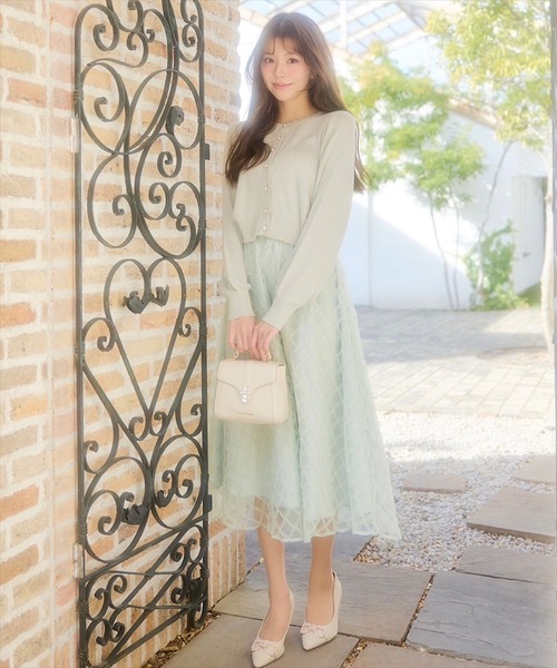 SWINGLE（スウィングル）の「パールボタンコンパクトラメニットカーディガン（カーディガン/ボレロ・レディース・ピンク/ライトベージュ/ミント/ネイビー・FREE）」の5枚目の写真