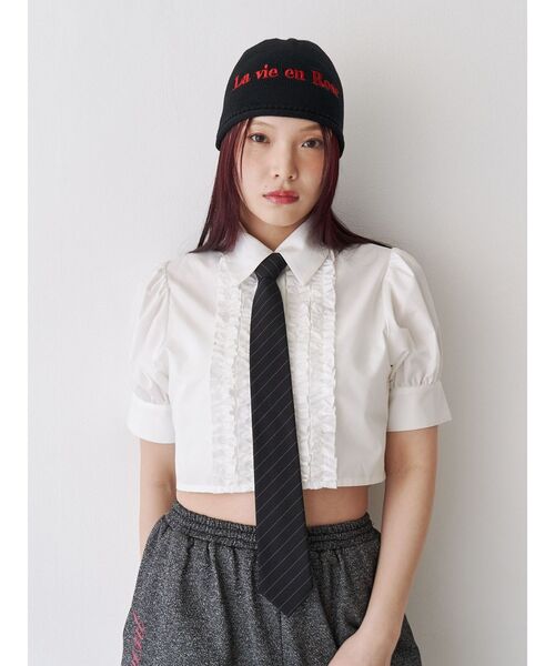 jouetie(ジュエティ)の「クロップドフリルブラウス(シャツ/ブラウス・レディース・ブラック/ブルー/オフホワイト・MEDIUM)」の6枚目の写真