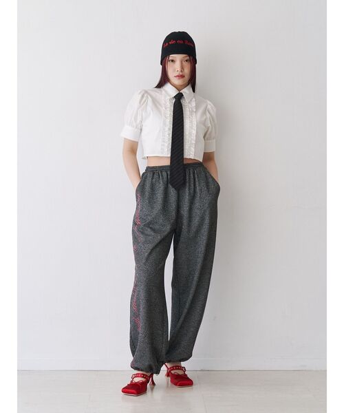 jouetie(ジュエティ)の「クロップドフリルブラウス(シャツ/ブラウス・レディース・ブラック/ブルー/オフホワイト・MEDIUM)」の8枚目の写真