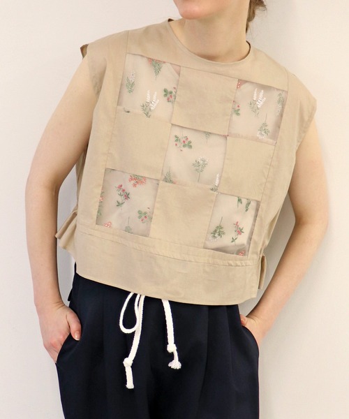 haupia（ハウピア）の「どこでもない場所【ブラウス】（シャツ/ブラウス・レディース・オフホワイト/ブラック/ピンクベージュ・MEDIUM）」の3枚目の写真