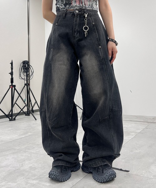 Figments(フィグメンツ)の「3Dスイッチワイドデニム(デニムパンツ・レディース・ブラック/ブルー・SMALL/MEDIUM/LARGE)」の6枚目の写真