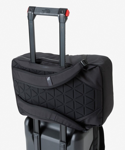 THE NORTH FACE（ザノースフェイス）の「THE NORTH FACE　Shuttle Daypack（バックパック/リュック・メンズ・ブラック・ONE）」の7枚目の写真