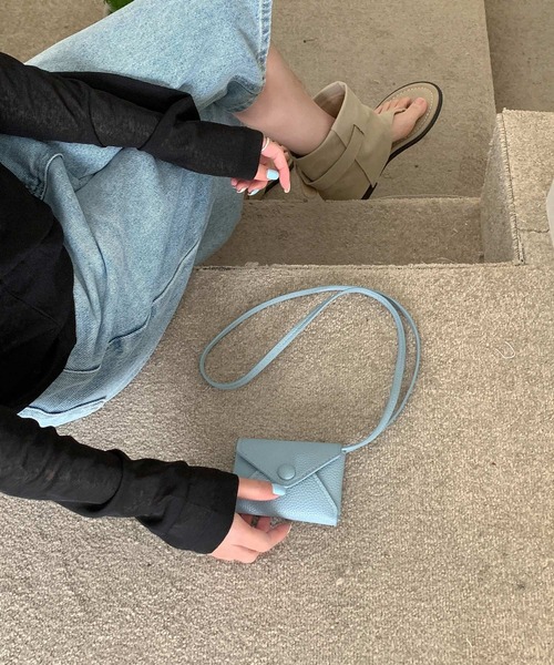 Chiina（チーナ）の「Chiina / 4Way ショルダーミニポーチ（ショルダーバッグ・レディース・ホワイト/ライトブルー/ブラック/ベージュ/ブラウン/レッド/キャメル・FREE）」の16枚目の写真