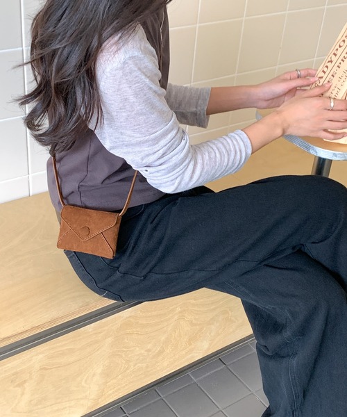 Chiina（チーナ）の「Chiina / 4Way ショルダーミニポーチ（ショルダーバッグ・レディース・ホワイト/ライトブルー/ブラック/ベージュ/ブラウン/レッド/キャメル・FREE）」の12枚目の写真