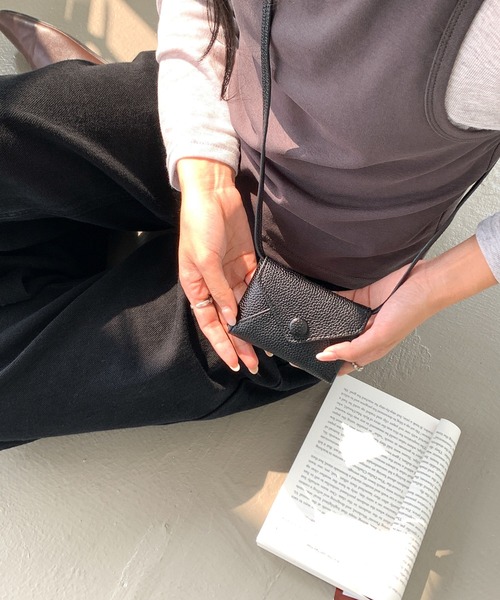 Chiina（チーナ）の「Chiina / 4Way ショルダーミニポーチ（ショルダーバッグ・レディース・ホワイト/ライトブルー/ブラック/ベージュ/ブラウン/レッド/キャメル・FREE）」の10枚目の写真