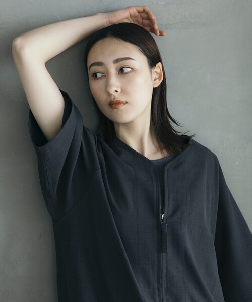 FREAK'S STORE(フリークスストア)の「FREAK’S STORE/フリークスストア 速乾素材 リラックスフィット ノーカラー ベースボールシャツ ショートスリーブ リネン風 ホームケア/LINEN LIKE N/C BB SHT(シャツ/ブラウス・メンズ・グリーン/ブラック/オフホワイト/サックスブルー/チャコールグレー・LARGE/MEDIUM/SMALL)」の16枚目の写真