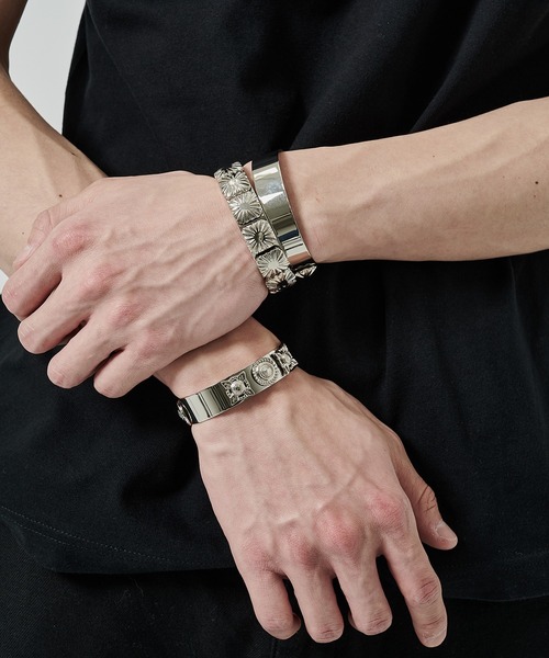 TOGA VIRILIS（トーガ ビリリース）の「【TOGA VIRILIS】Metal bangle set（バングル/リストバンド・メンズ・シルバー・FREE）」の11枚目の写真