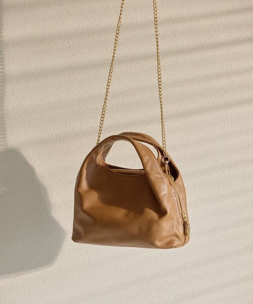 gemeil（ジェムイル）の「レイヤーチェーンバッグ(PT-227)（ショルダーバッグ・レディース・ブラック/キャメル/ダークブラウン/アイボリー・FREE）」の6枚目の写真