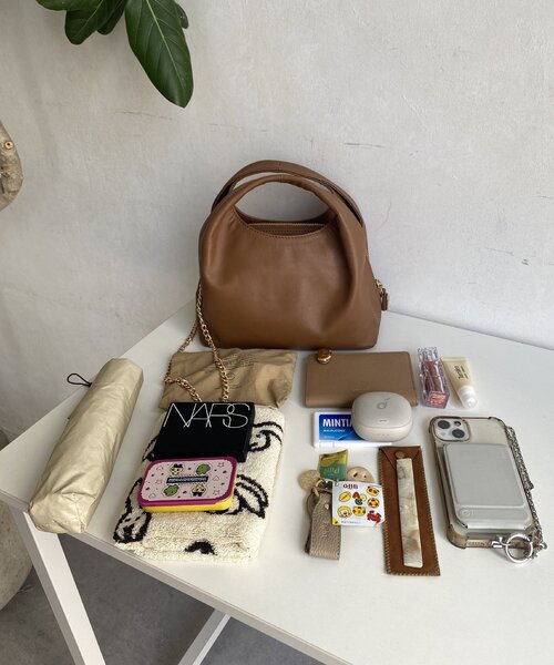 gemeil（ジェムイル）の「レイヤーチェーンバッグ(PT-227)（ショルダーバッグ・レディース・ブラック/キャメル/ダークブラウン/アイボリー・FREE）」の19枚目の写真