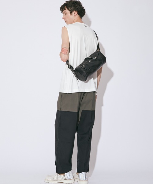 beautiful people（ビューティフルピープル）の「excerption riders   cylinder bag（ショルダーバッグ・メンズ・ブラック・FREE）」の4枚目の写真