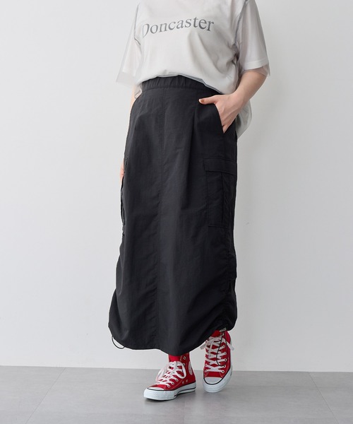 anyfee（エニフィー）の「【anyfee/プラスサイズ】撥水ドロストカーゴスカート（スカート・レディース・アイボリー/ブラック/カーキ・3L/LL/4L/5L）」の2枚目の写真