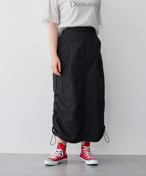 anyfee（エニフィー）の「【anyfee/プラスサイズ】撥水ドロストカーゴスカート（スカート・レディース・アイボリー/ブラック/カーキ・3L/LL/4L/5L）」の4枚目の写真