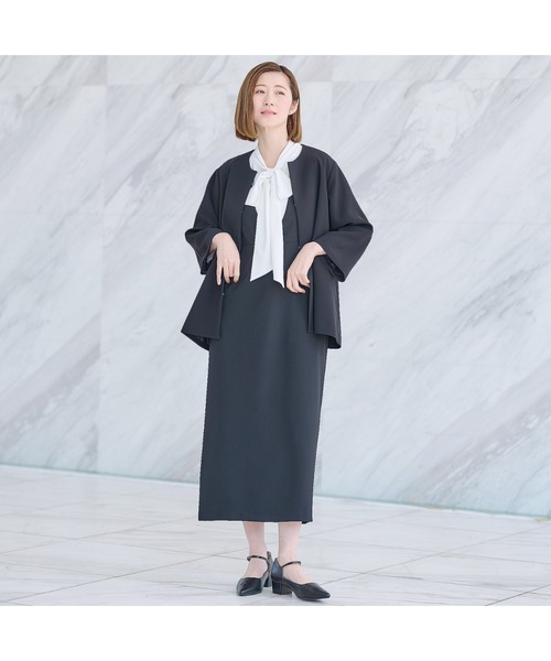 AOYAMA（アオヤマ）の「【時短に！ビジパシリーズ】〈２点セット〉ヘビロテスーツ｜Aラインジャケット＋テーパードパンツ/ブラック/通勤＆オフィス＆入卒＆セレモニー＆オケージョン｜自宅で洗える・ストレッチ・防止シワ｜（スーツセット・レディース・ブラック/ネイビー/ベージュ・M/L/LL/S）」の5枚目の写真