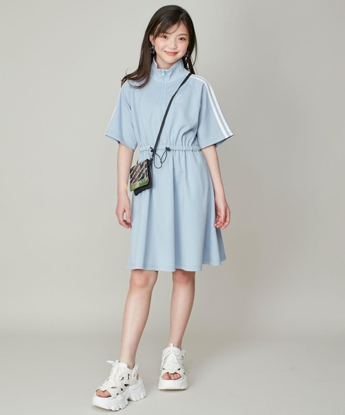 JENNI love(ジェニィラブ)の「ハーフZIPそでライントラックワンピ(ワンピース・キッズ・ブラック/サックスブルー・130cm/140cm/150cm/160cm)」の16枚目の写真