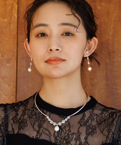 ニュアンスたっぷりなメタルバーネックレス