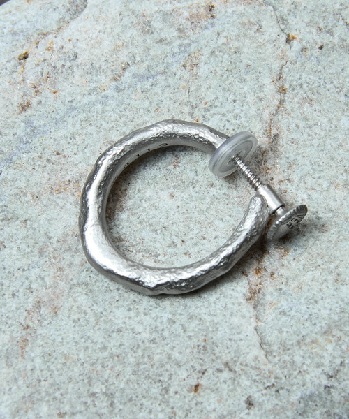 GILD(ギルド)の「GILD ギルド / Large atypical hoop clip on earring シルバー925ラージエイティピカルフープクリップオンイヤリング 片耳用 / G251-ER02(イヤリング・メンズ・シルバー/プラチナム/ゴールド・FREE)」の1枚目の写真