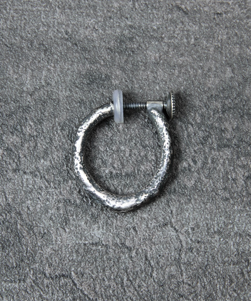 GILD(ギルド)の「GILD ギルド / Large atypical hoop clip on earring シルバー925ラージエイティピカルフープクリップオンイヤリング 片耳用 / G251-ER02(イヤリング・メンズ・シルバー/プラチナム/ゴールド・FREE)」の8枚目の写真