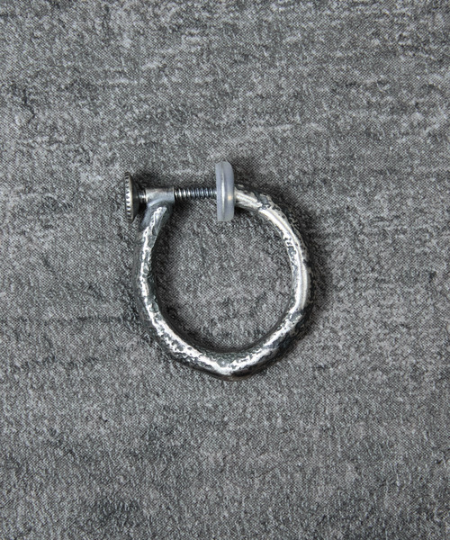 GILD(ギルド)の「GILD ギルド / Large atypical hoop clip on earring シルバー925ラージエイティピカルフープクリップオンイヤリング 片耳用 / G251-ER02(イヤリング・メンズ・シルバー/プラチナム/ゴールド・FREE)」の9枚目の写真