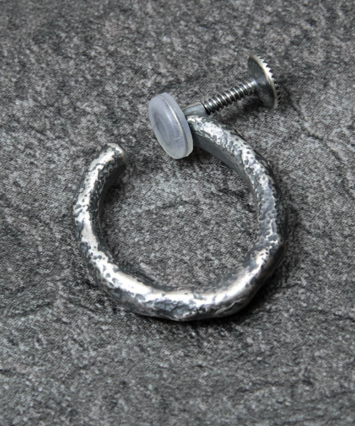 GILD(ギルド)の「GILD ギルド / Large atypical hoop clip on earring シルバー925ラージエイティピカルフープクリップオンイヤリング 片耳用 / G251-ER02(イヤリング・メンズ・シルバー/プラチナム/ゴールド・FREE)」の13枚目の写真