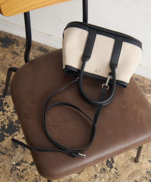 RETRO GIRL(レトロガール)の「2WAYショルダーバッグ(ショルダーバッグ・レディース・レッド/ブラウン/ブラック・ONE SIZE)」の20枚目の写真
