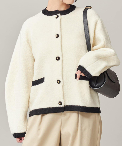 journal standard L'essage（ジャーナルスタンダードレサージュ）の「《SP》【金子綾さん着用】バイカラーボアカーディガン（カーディガン/ボレロ・レディース・ブラック/アイボリー・FREE）」の2枚目の写真
