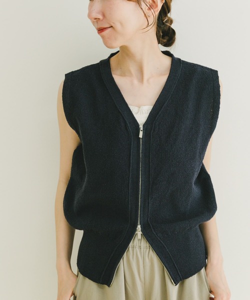 ITEMS URBANRESEARCH（アイテムズ アーバンリサーチ）の「ブークレジップベスト（ベスト・レディース・モカ/ベージュ/ネイビー・FREE）」の3枚目の写真
