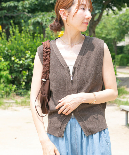ITEMS URBANRESEARCH（アイテムズ アーバンリサーチ）の「ブークレジップベスト（ベスト・レディース・モカ/ベージュ/ネイビー・FREE）」の8枚目の写真