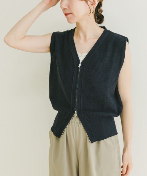 ITEMS URBANRESEARCH（アイテムズ アーバンリサーチ）の「ブークレジップベスト（ベスト・レディース・モカ/ベージュ/ネイビー・FREE）」の15枚目の写真