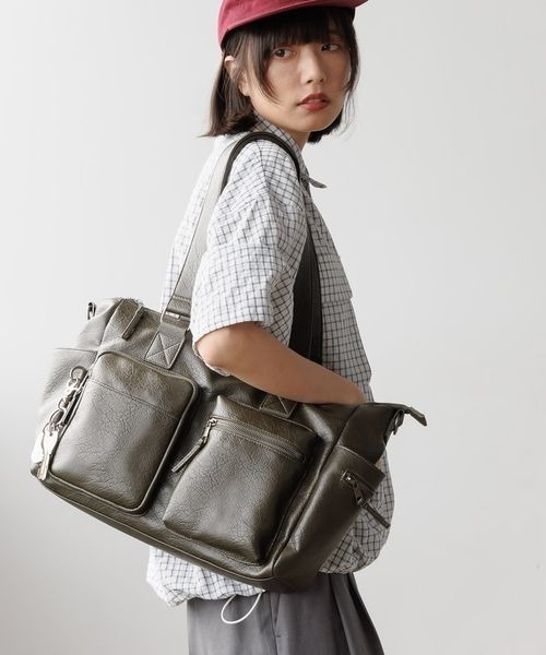 PBLIM（ページボーイリム）の「《UNISEX/PCポケット付き/500mlペットボトルも入る》10ポケットボストンバッグ（ボストンバッグ・レディース・カーキ/ブラック/ブラウン/グレー系その他/ブラック系その他/グリーン系その他/グレイッシュベージュ・FREE）」の9枚目の写真