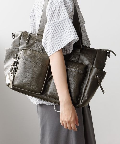 PBLIM（ページボーイリム）の「《UNISEX/PCポケット付き/500mlペットボトルも入る》10ポケットボストンバッグ（ボストンバッグ・レディース・カーキ/ブラック/ブラウン/グレー系その他/ブラック系その他/グリーン系その他/グレイッシュベージュ・FREE）」の10枚目の写真