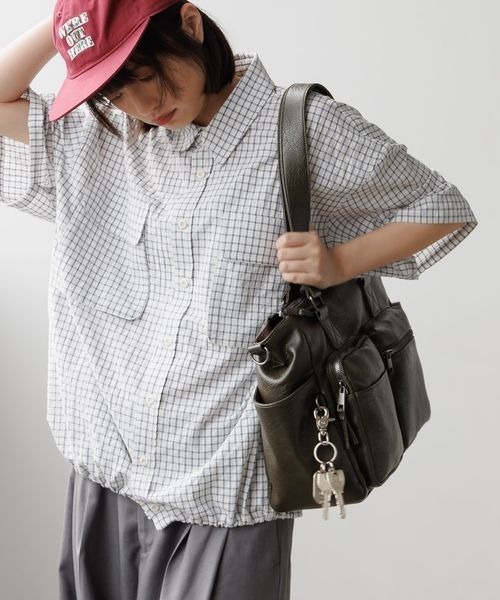 PBLIM（ページボーイリム）の「《UNISEX/PCポケット付き/500mlペットボトルも入る》10ポケットボストンバッグ（ボストンバッグ・レディース・カーキ/ブラック/ブラウン/グレー系その他/ブラック系その他/グリーン系その他/グレイッシュベージュ・FREE）」の11枚目の写真