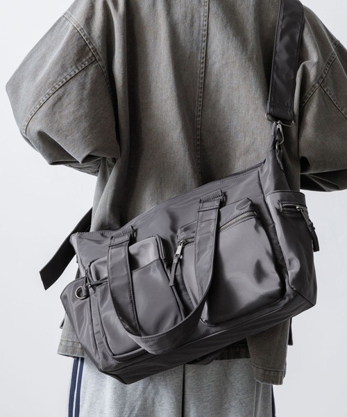 ボストンバック10個 UNISEX/PCポケット付き/500mlペットボトルも入る》10ポケットボストン