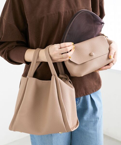 le.coeur blanc(ルクールブラン)の「3setソフトレザー調バッグ(ショルダーバッグ・レディース・ベージュ/ブラック/シルバー/サックスブルー/ホワイト系その他2・FREE)」の1枚目の写真