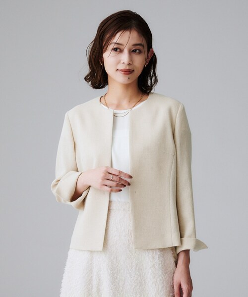 UNTITLED（アンタイトル）の「【短丈/日本製】カラミ風メッシュ ノーカラージャケット（ノーカラージャケット・レディース・ベージュ/ネイビー・46/48/50/44/42/00/01/02/03/04）」の4枚目の写真